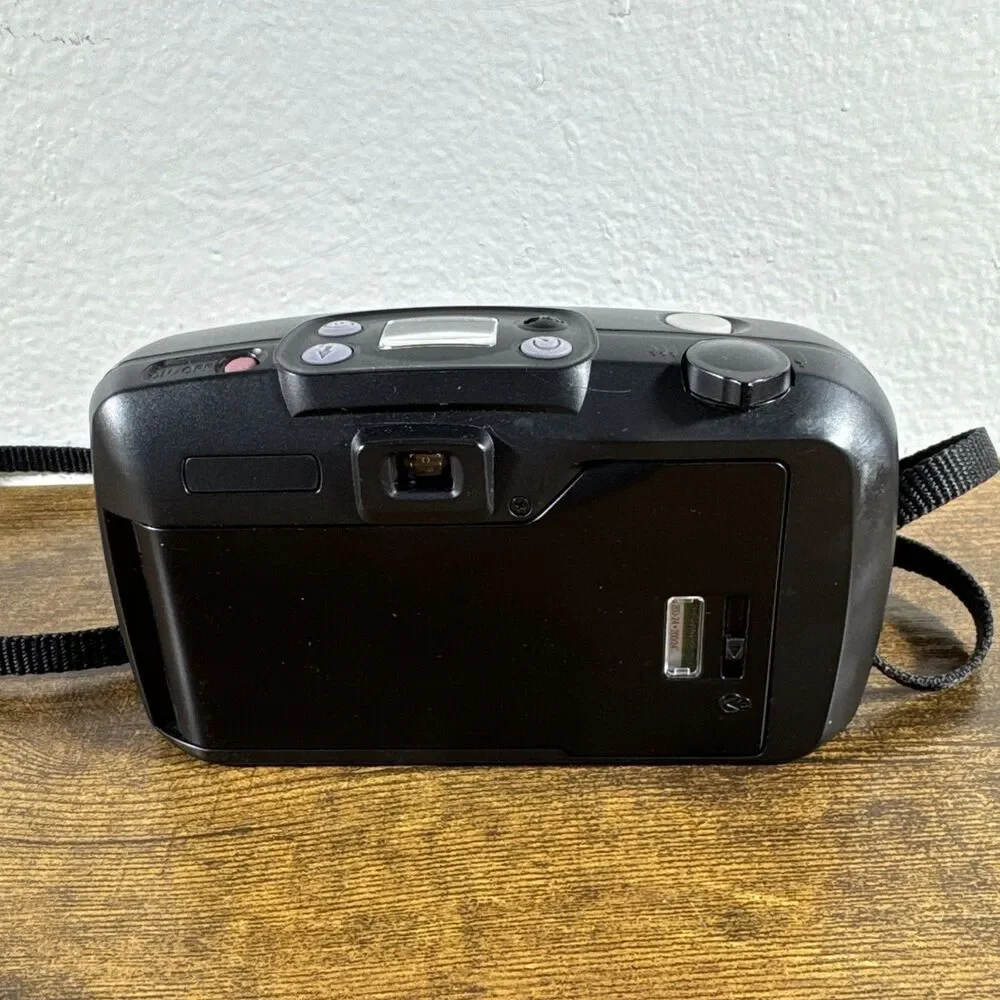 PENTAX ESPIO 738 35mm Film Compact Point and Shoot Camera 38-70mm Zoom UNTESTED